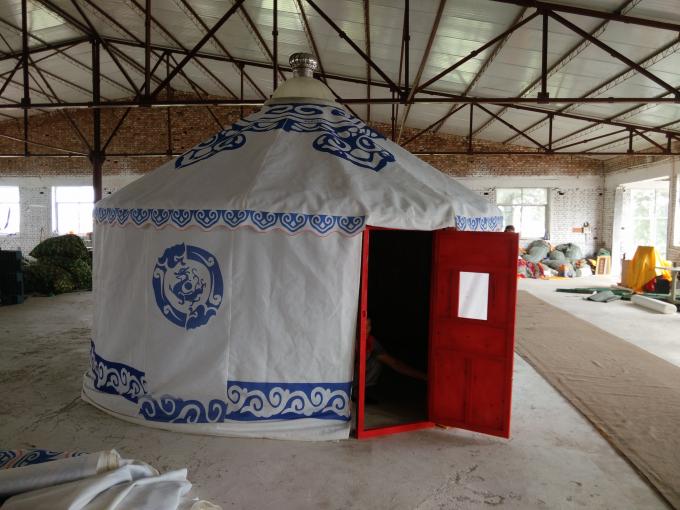 Familie Mongolian Yurt-Zelt mit Form - prüfende hölzerne Rahmenkonstruktion